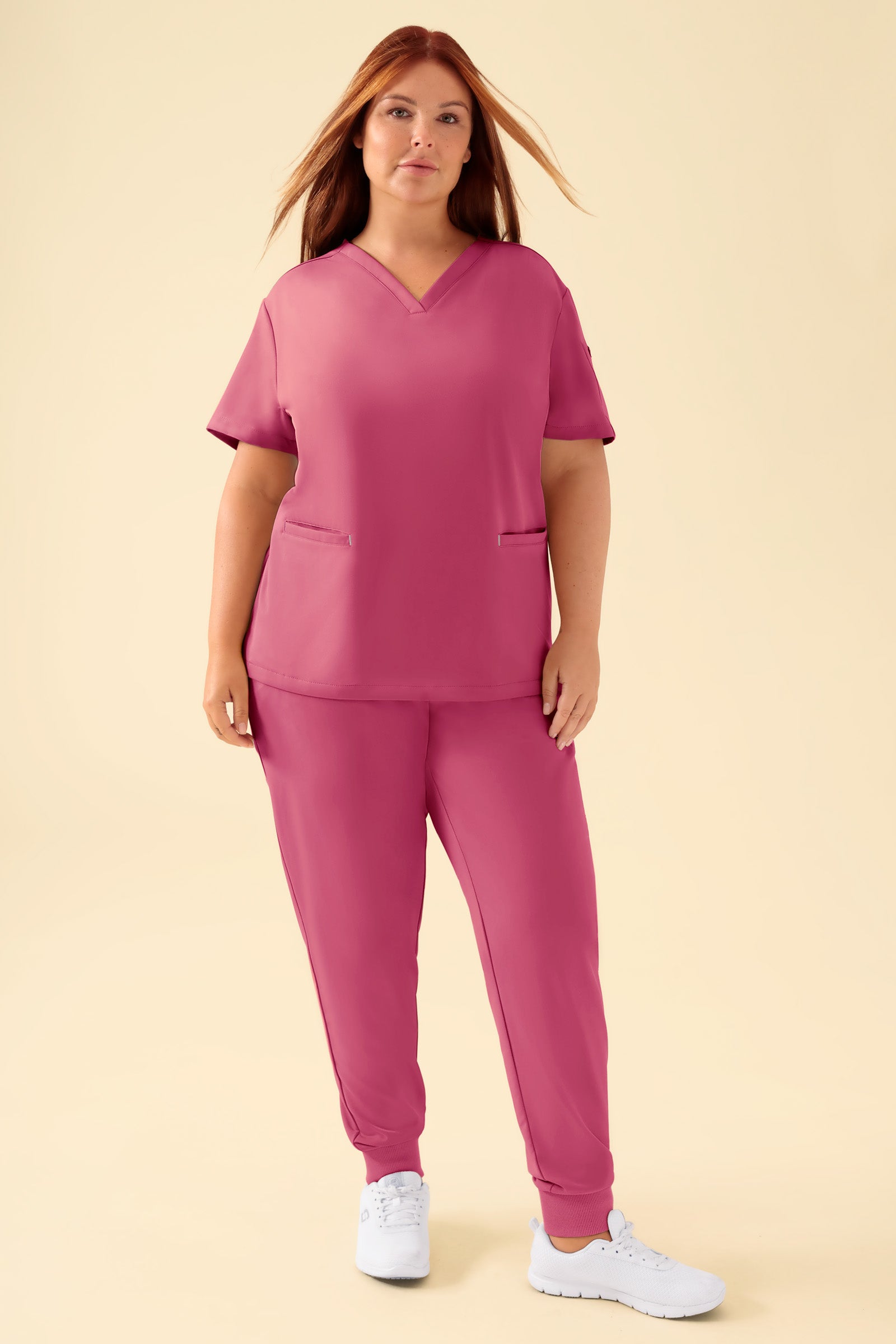 KAERE Tunique Femme - Décolleté V bois de rose, Vue de face Le mannequin mesure 173 cm et porte la taille XL