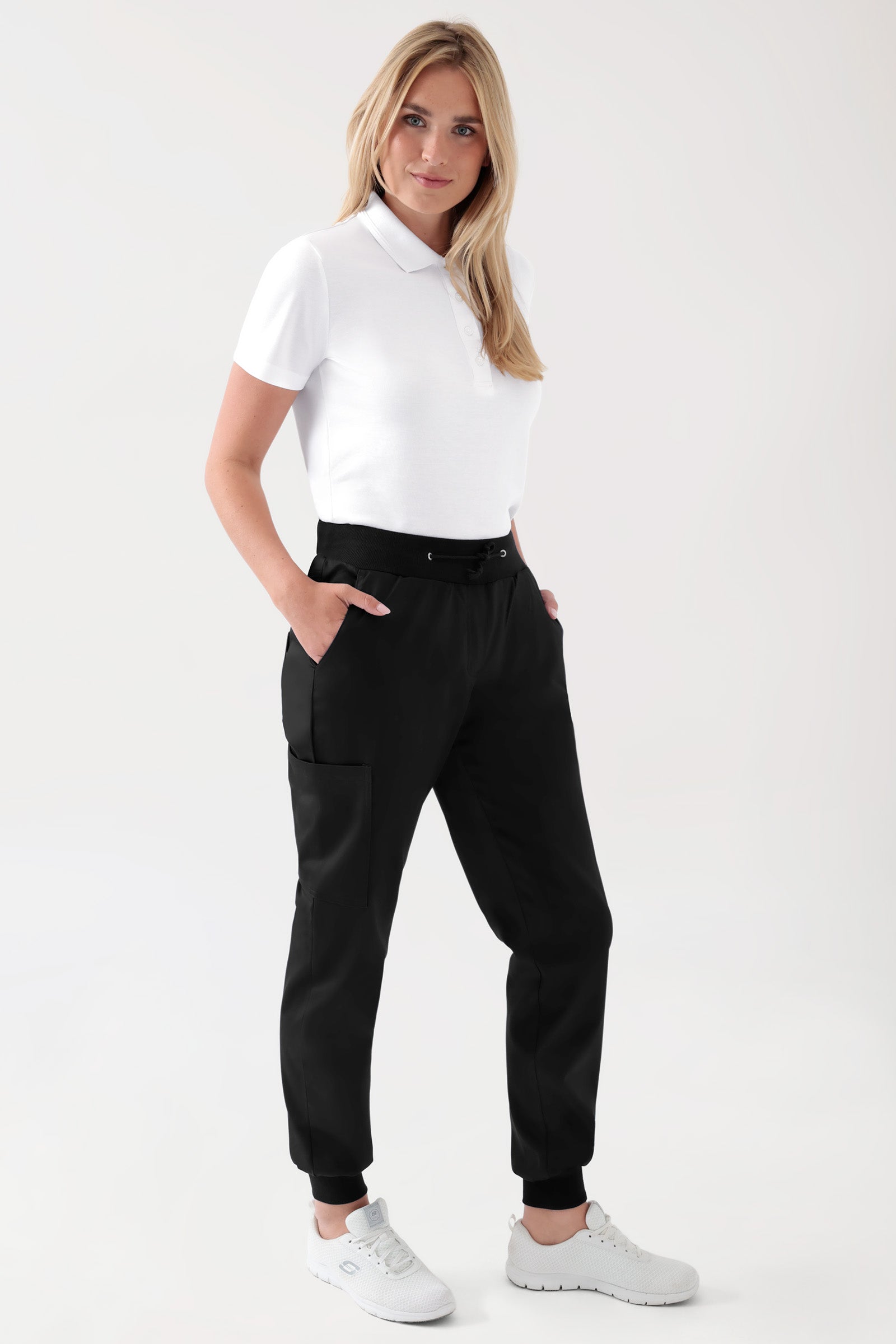 COMFY FLEX Pantalon Femme - Jogpant noir, Vue de face Le mannequin mesure 177 cm et porte la taille S