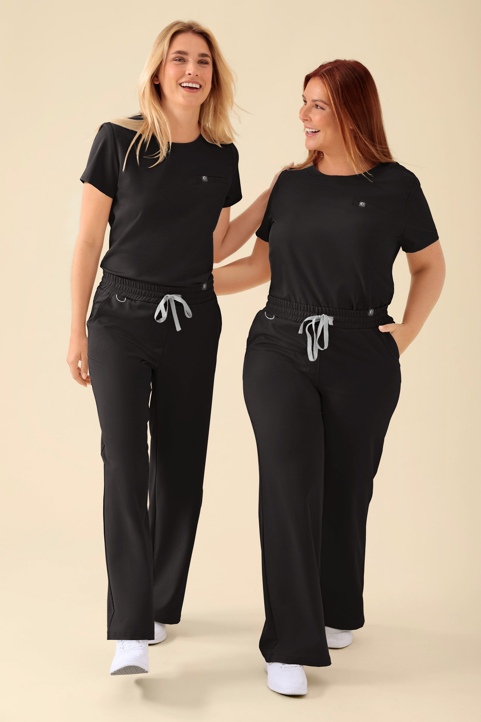 KAERE T-shirt Femme - Encoloure ronde noir, Vue de face 